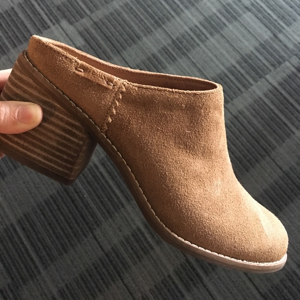TOMS Leila Mule tan suede booties